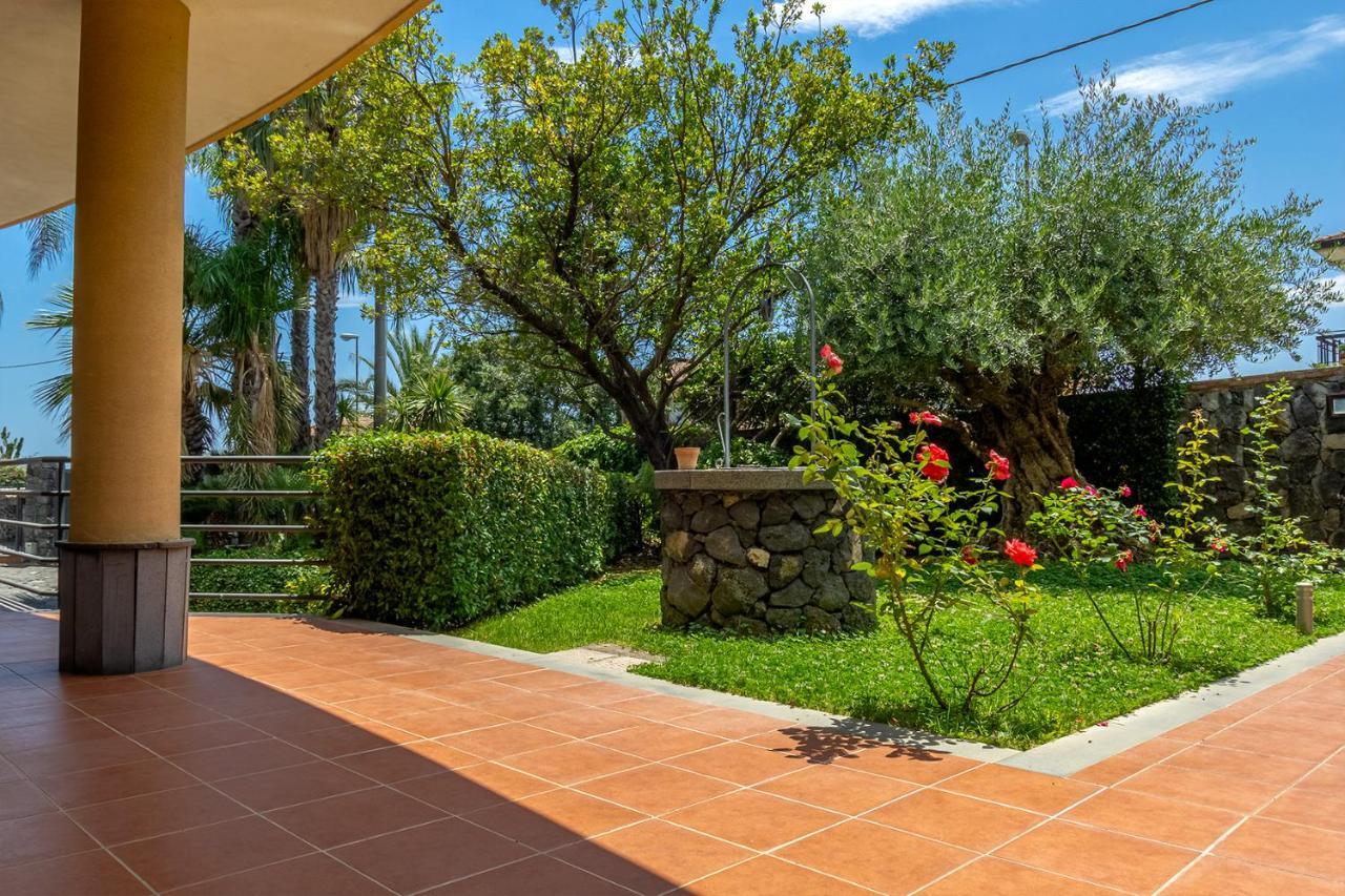 Villa Magdalena Aci SantʼAntonio Exterior foto